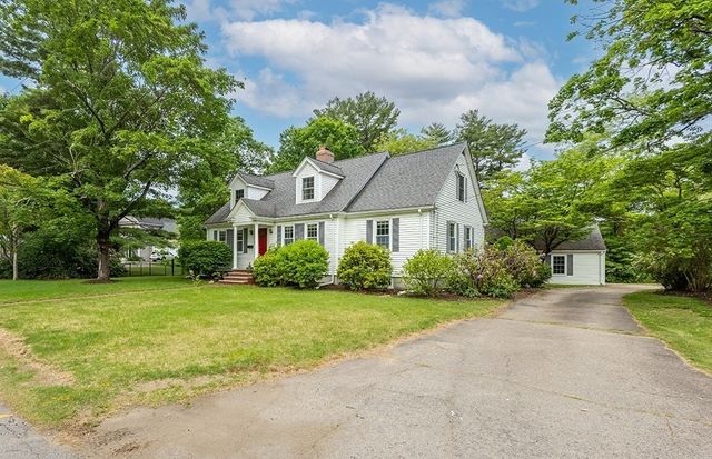 1 Ledgeville Ave, Foxboro, MA 02035