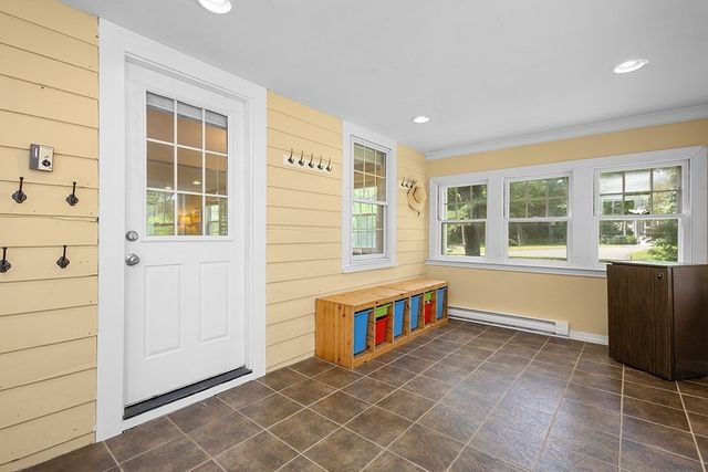 1 Ledgeville Ave, Foxboro, MA 02035
