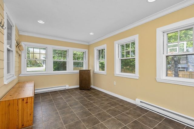 1 Ledgeville Ave, Foxboro, MA 02035
