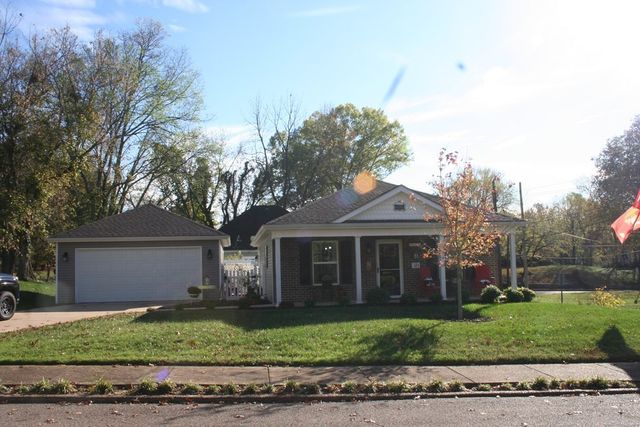 511 Hudson Ave, Paris, TN 38242