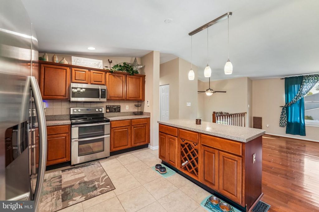 Image 4 of property listing at 3707 REDBERRY WAY, Nottingham, MD 21236