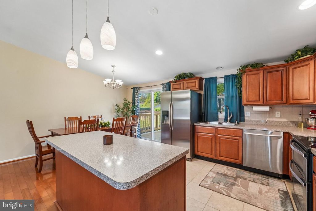 Image 5 of property listing at 3707 REDBERRY WAY, Nottingham, MD 21236