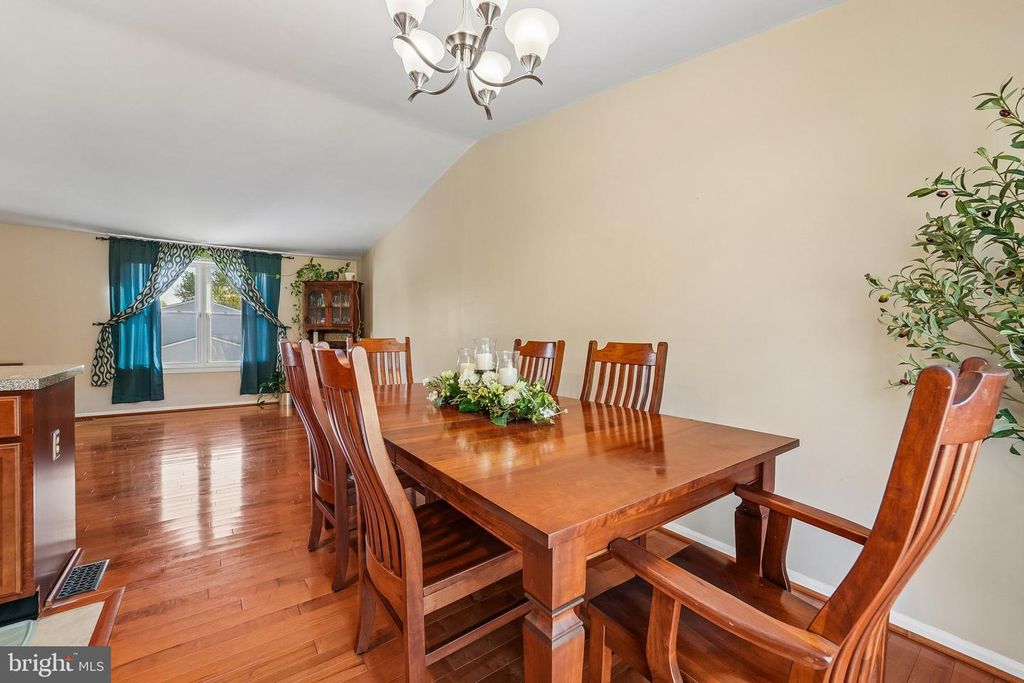 Image 8 of property listing at 3707 REDBERRY WAY, Nottingham, MD 21236