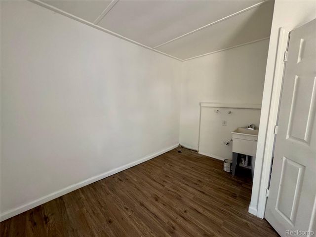 20535 Ridgemont Road, Harper Woods, MI 48225