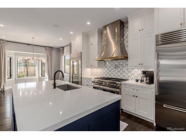 8017 S Valleyhead Way, Aurora, CO 80016