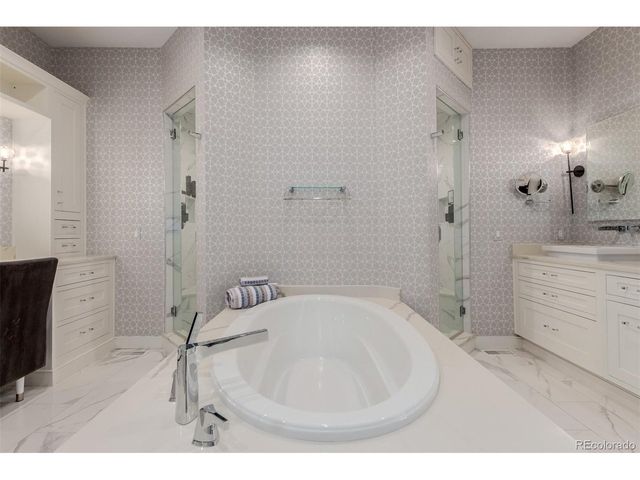 8017 S Valleyhead Way, Aurora, CO 80016