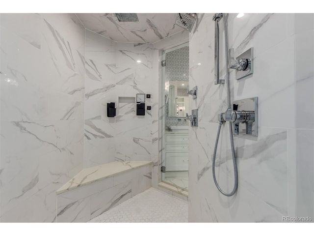 8017 S Valleyhead Way, Aurora, CO 80016