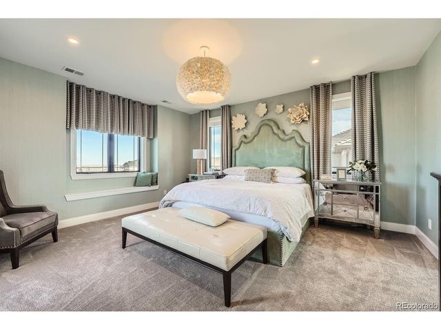 8017 S Valleyhead Way, Aurora, CO 80016