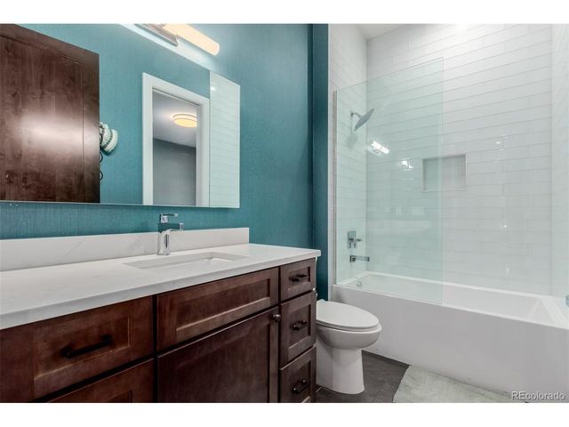 8017 S Valleyhead Way, Aurora, CO 80016