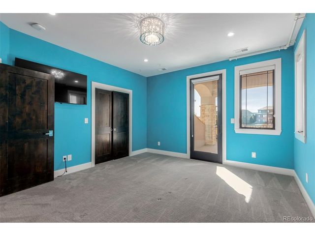 8017 S Valleyhead Way, Aurora, CO 80016