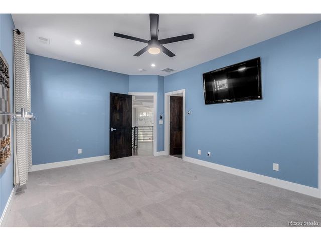 8017 S Valleyhead Way, Aurora, CO 80016