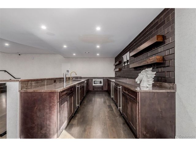 8017 S Valleyhead Way, Aurora, CO 80016