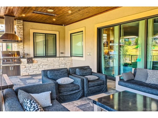 8017 S Valleyhead Way, Aurora, CO 80016