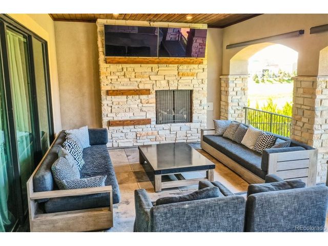 8017 S Valleyhead Way, Aurora, CO 80016