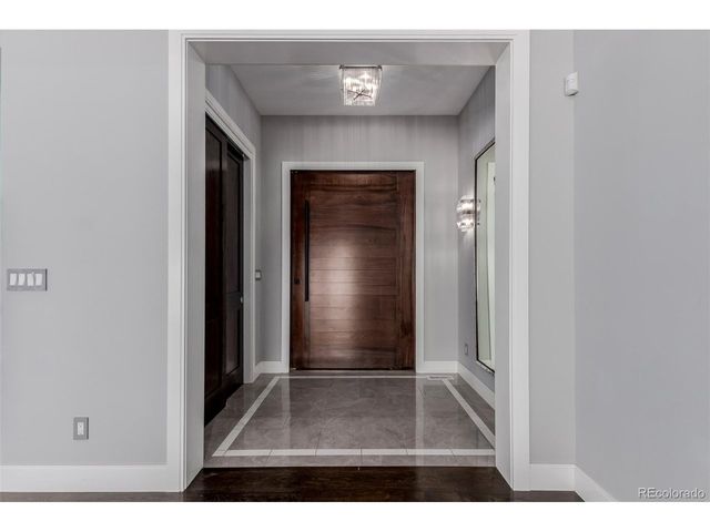 8017 S Valleyhead Way, Aurora, CO 80016