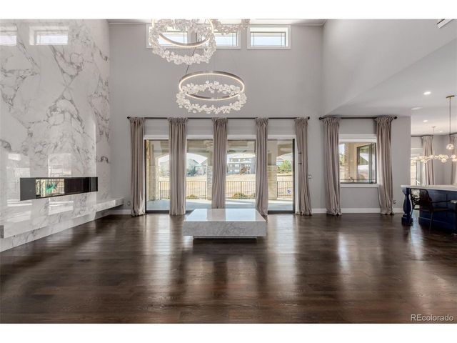 8017 S Valleyhead Way, Aurora, CO 80016