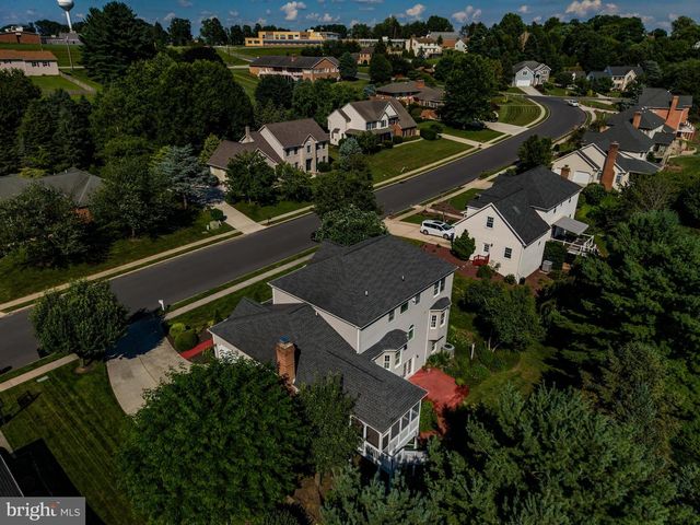 1782 N MEADOW DR, Mechanicsburg, PA 17055