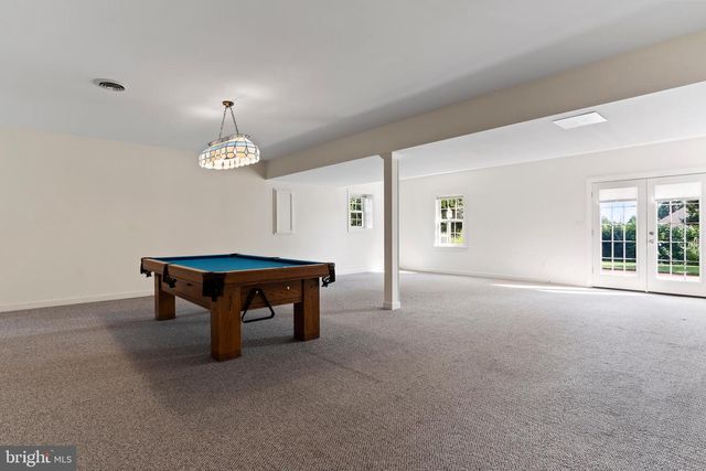 1782 N MEADOW DR, Mechanicsburg, PA 17055