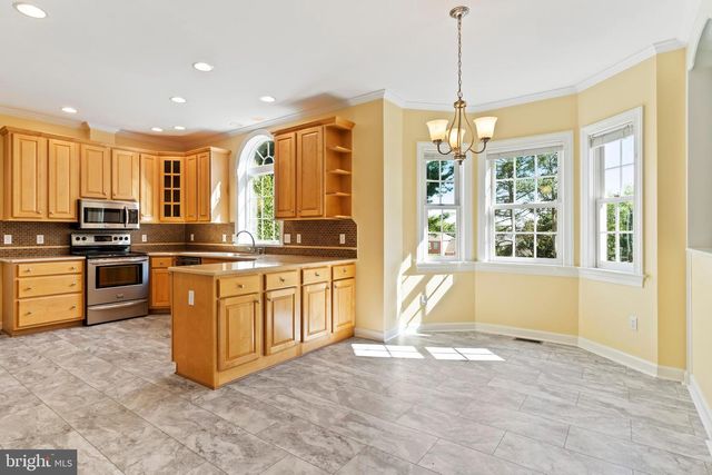 1782 N MEADOW DR, Mechanicsburg, PA 17055