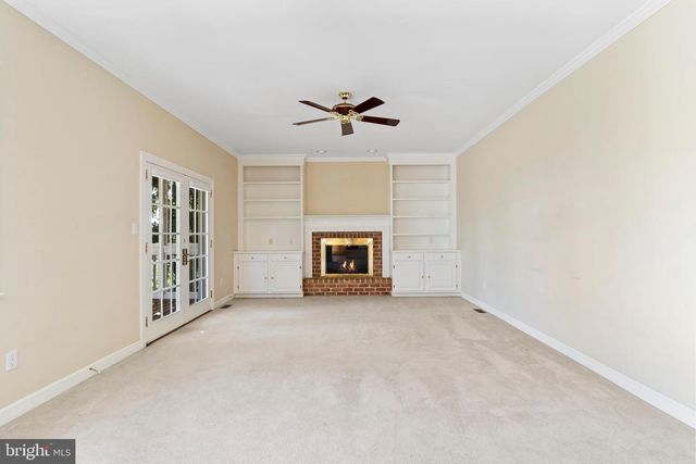 1782 N MEADOW DR, Mechanicsburg, PA 17055