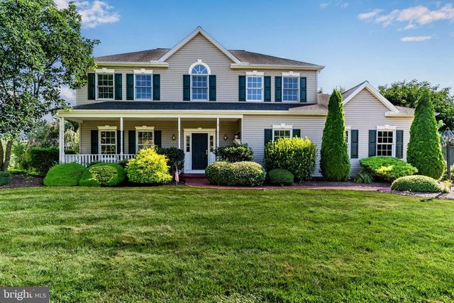 1782 N MEADOW DR, Mechanicsburg, PA 17055