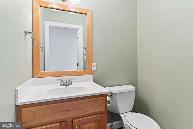 1782 N MEADOW DR, Mechanicsburg, PA 17055