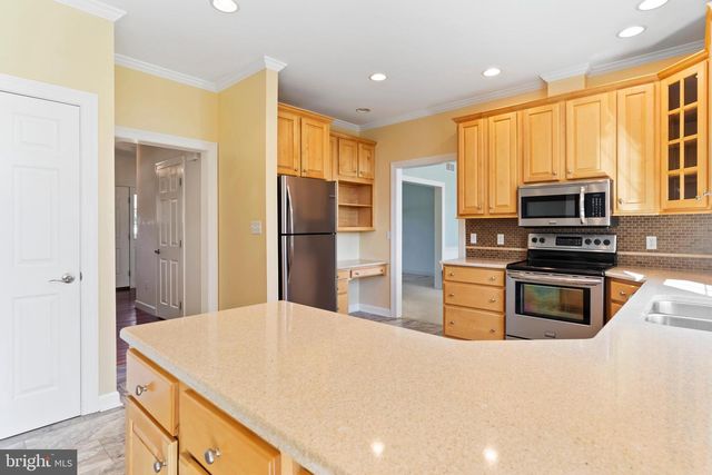 1782 N MEADOW DR, Mechanicsburg, PA 17055