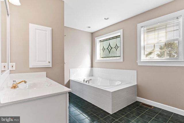 1782 N MEADOW DR, Mechanicsburg, PA 17055