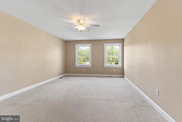 1782 N MEADOW DR, Mechanicsburg, PA 17055