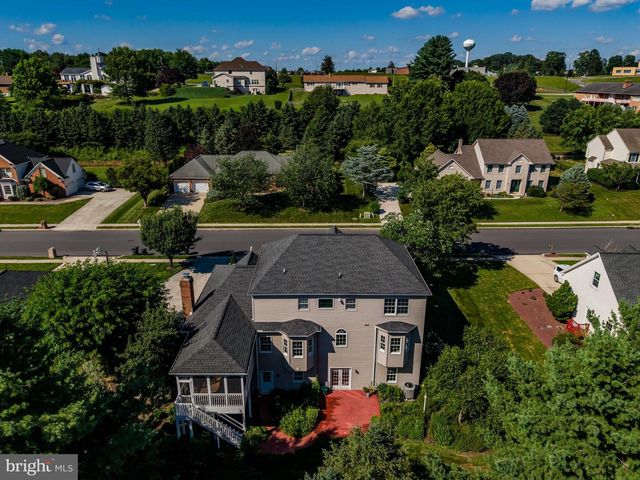1782 N MEADOW DR, Mechanicsburg, PA 17055