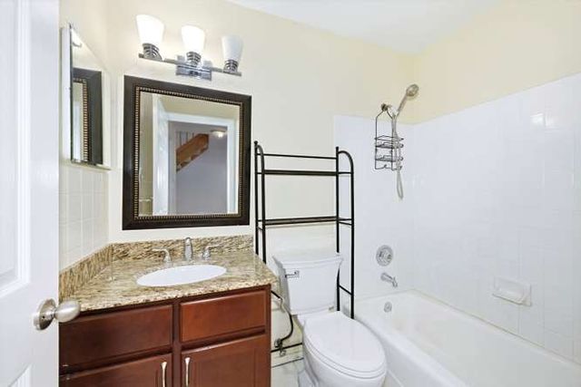 2850 Brighton Court, Westchester, IL 60154