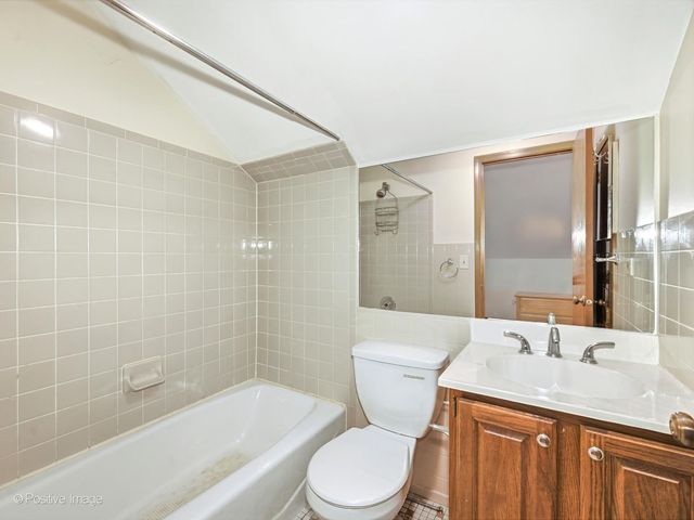 2850 Brighton Court, Westchester, IL 60154