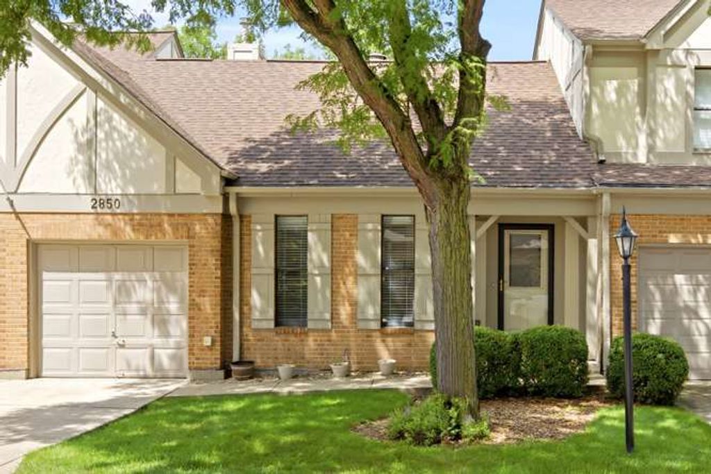 2850 Brighton Court, Westchester, IL 60154