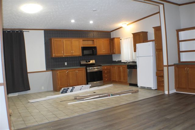 17790 Monroe Road, Morley, MI 49336