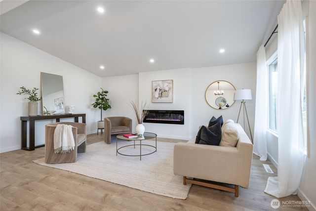 29004 18th Avenue S, Federal Way, WA 98003