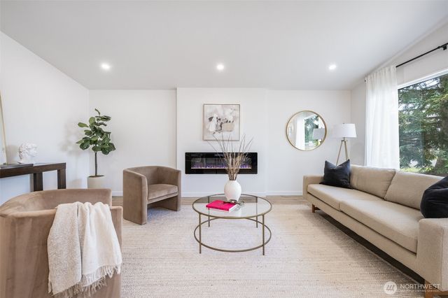 29004 18th Avenue S, Federal Way, WA 98003