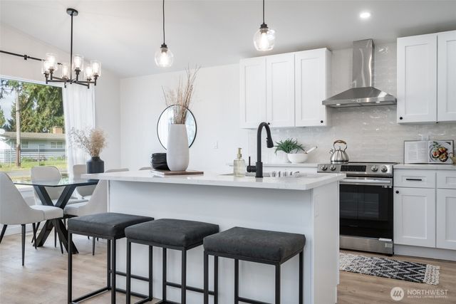 29004 18th Avenue S, Federal Way, WA 98003