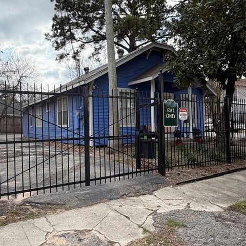 520 W 14th Street, Houston, TX 77008