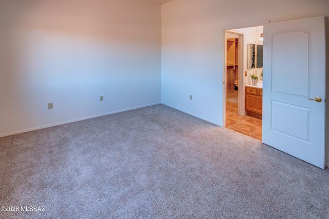 4003 S Golden Lynx Road, Green Valley, AZ 85614