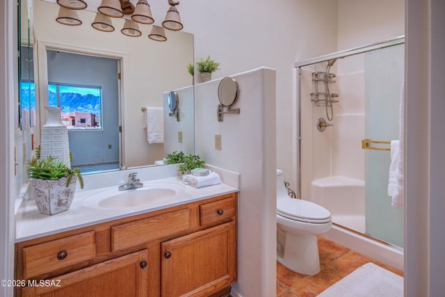 4003 S Golden Lynx Road, Green Valley, AZ 85614