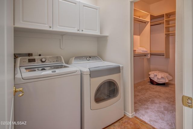 4003 S Golden Lynx Road, Green Valley, AZ 85614