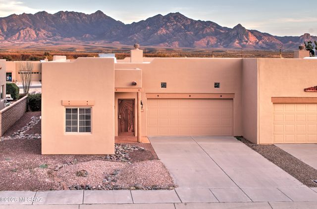 4003 S Golden Lynx Road, Green Valley, AZ 85614