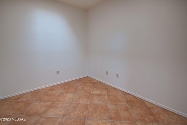 4003 S Golden Lynx Road, Green Valley, AZ 85614