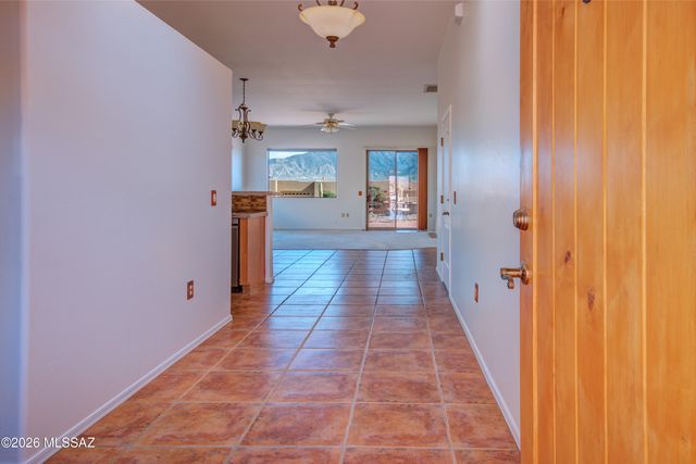 4003 S Golden Lynx Road, Green Valley, AZ 85614