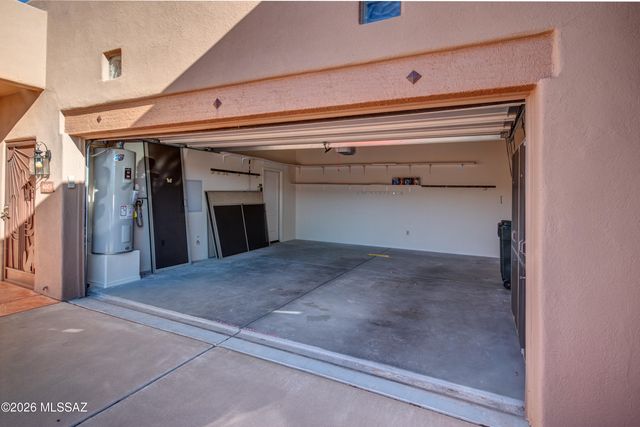 4003 S Golden Lynx Road, Green Valley, AZ 85614