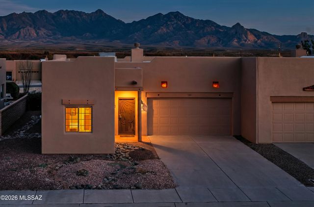 4003 S Golden Lynx Road, Green Valley, AZ 85614
