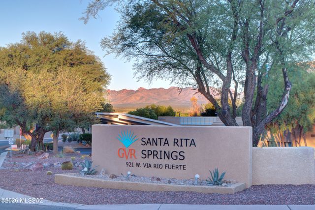 4003 S Golden Lynx Road, Green Valley, AZ 85614