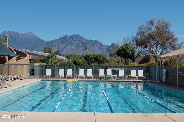 4003 S Golden Lynx Road, Green Valley, AZ 85614