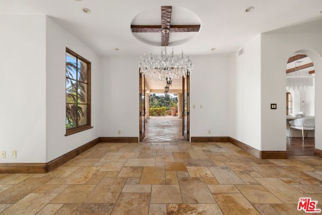 1111 Stradella Road, Los Angeles, CA 90077