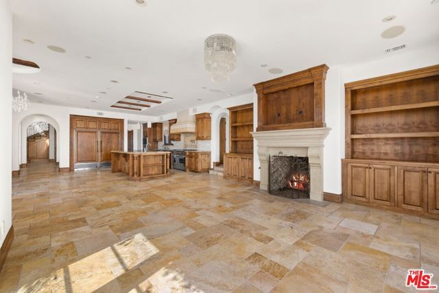 1111 Stradella Road, Los Angeles, CA 90077